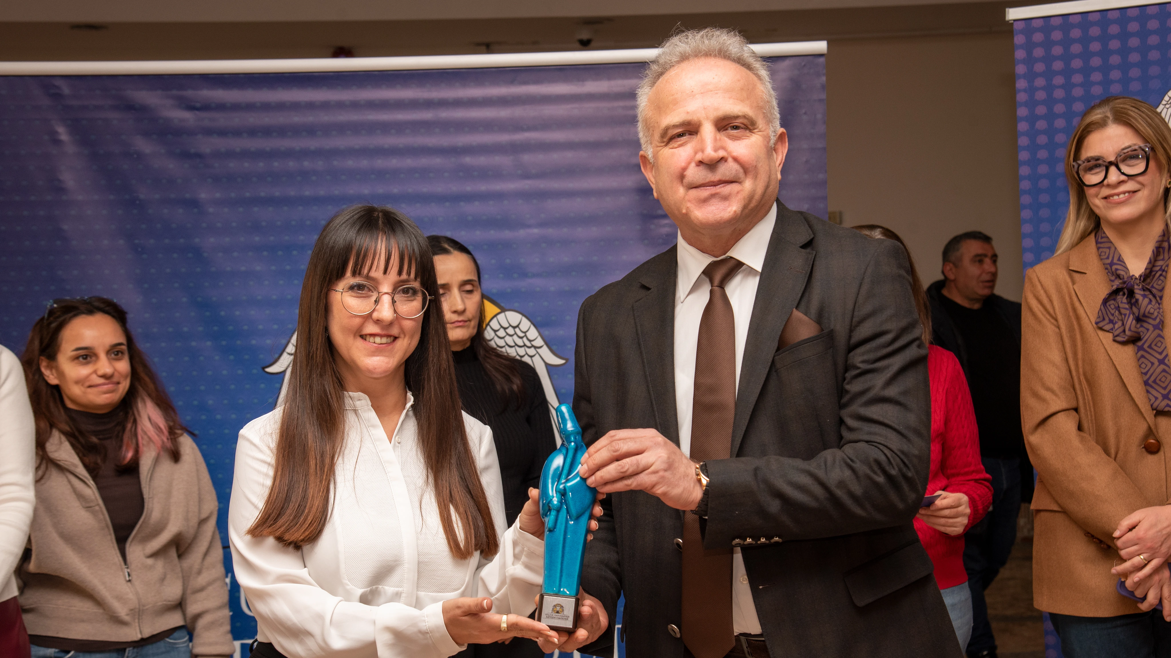 6 Şubat’ta yitirilen hayatlar “Kırık Simetriler” sergisiyle anıldı